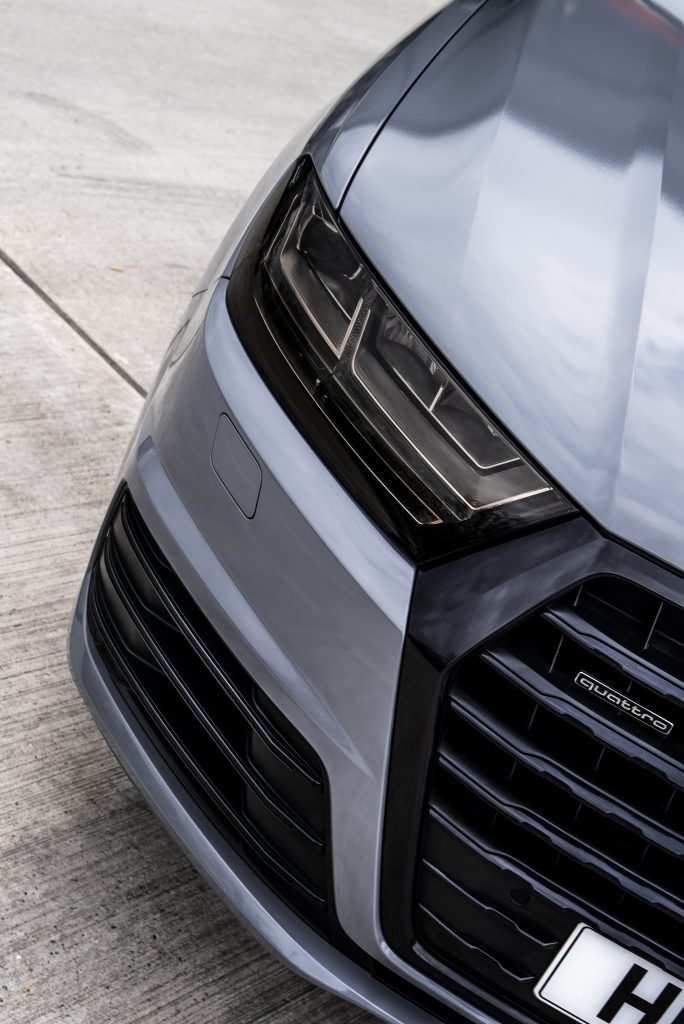 Audi Q7 Headlight