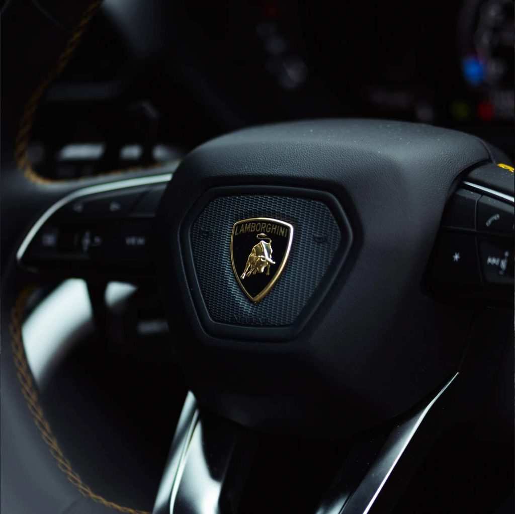 Lamborghini Urus Steering