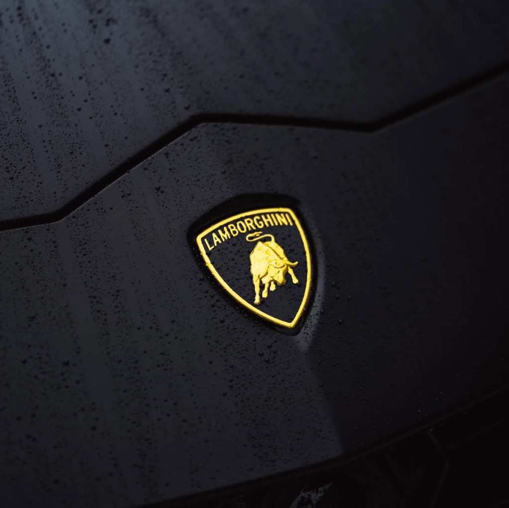 Lamborghini Urus Logo