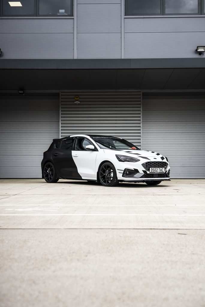 Ford Focus ST customised split wrap