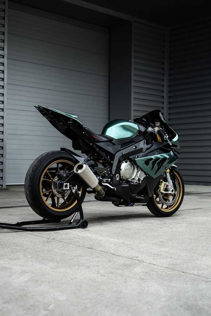 BMW S1000RR in Inozetek Supergloss Aventurine
