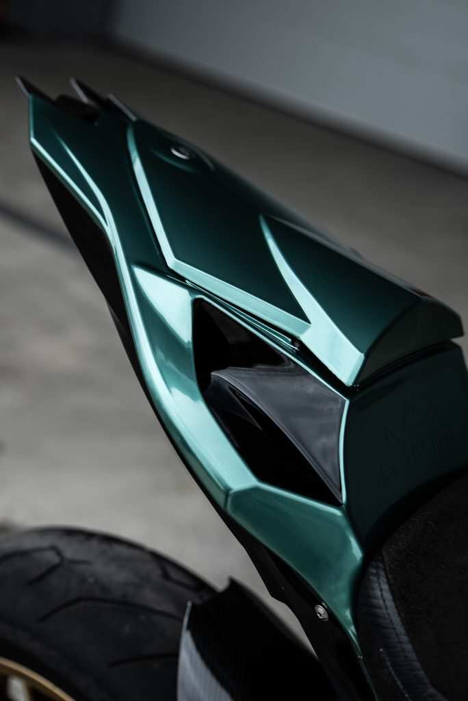 BMW S1000RR in Inozetek Supergloss Aventurine
