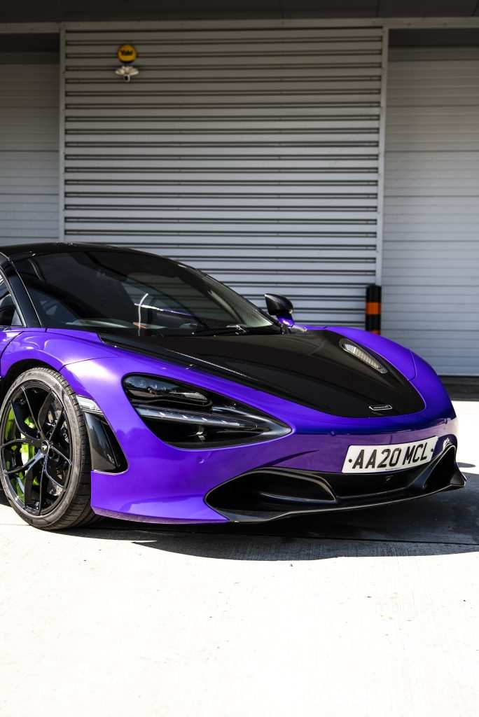 Bonnet detail in 3M Gloss Plum Explosion