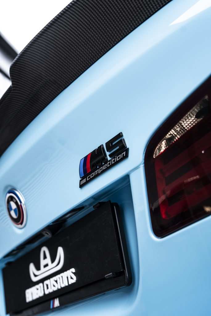 BMW M5 in 3M High Gloss Sky Blue