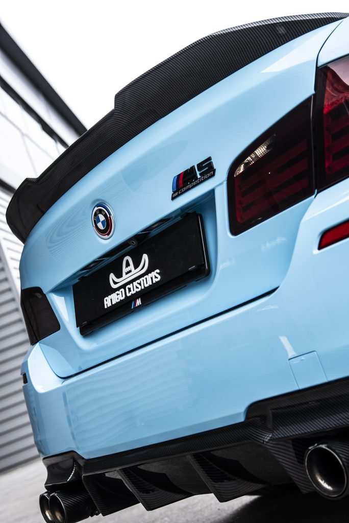 BMW M5 in 3M High Gloss Sky Blue