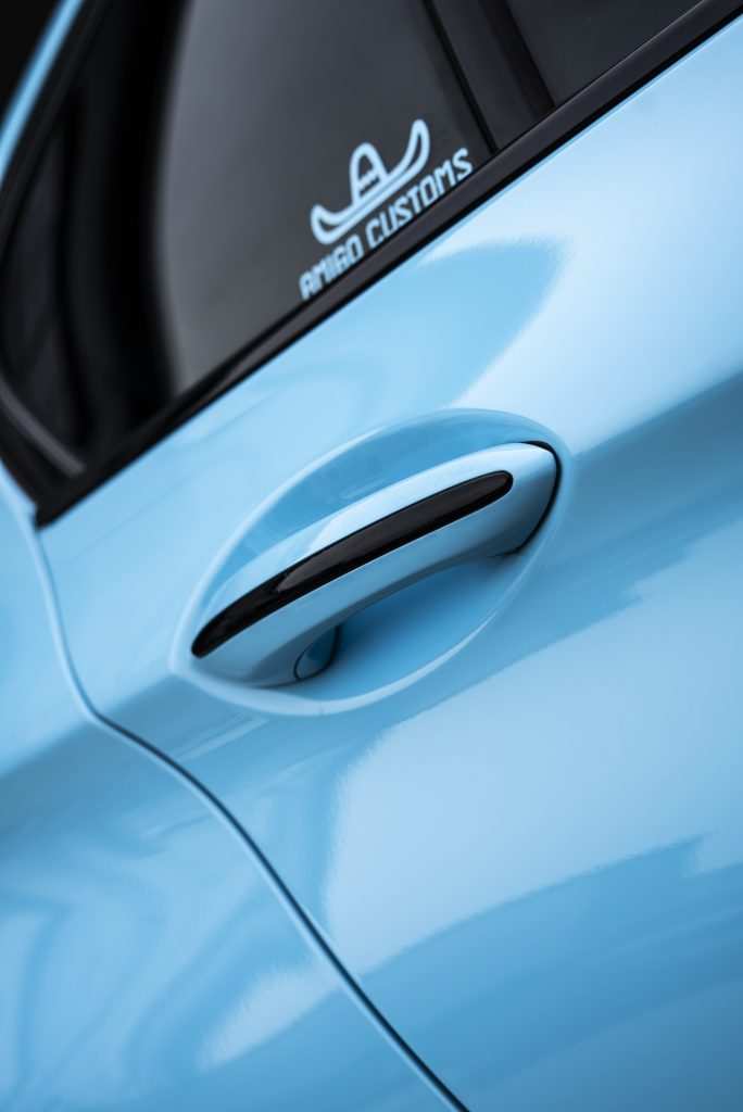 BMW M5 in 3M High Gloss Sky Blue