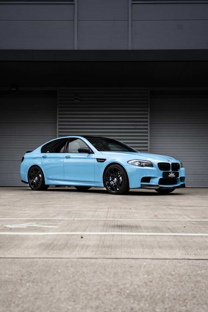 BMW M5 in 3M High Gloss Sky Blue