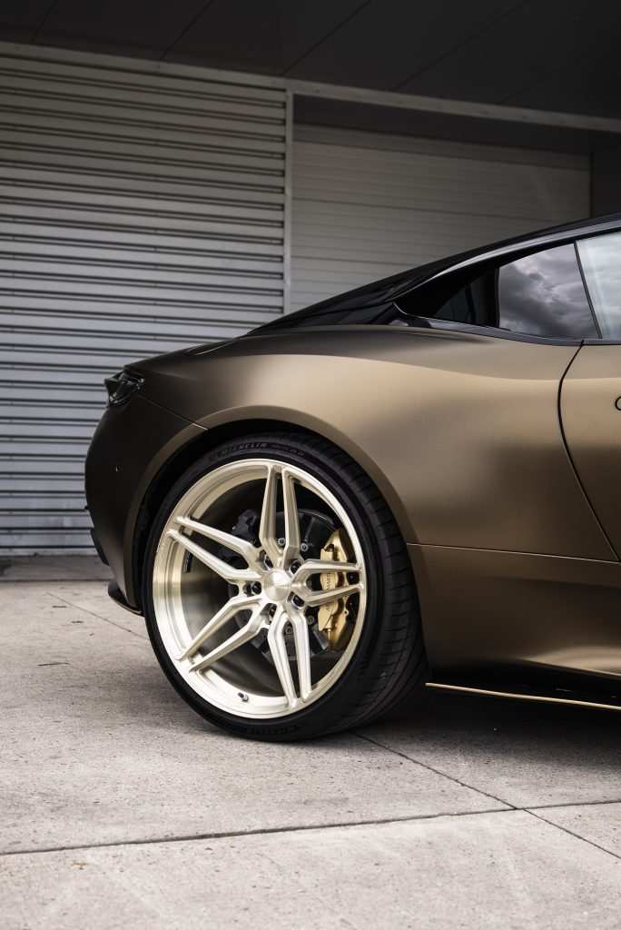 Aston Martin in PWF Matt Bond Gold