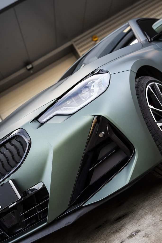 Bonnet detail in Matte Pine Green Metallic wrap