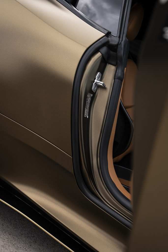 Aston Martin in PWF Matt Bond Gold