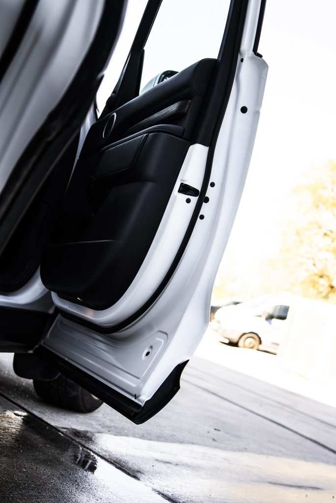 Close-up of 3M High Gloss White finish
