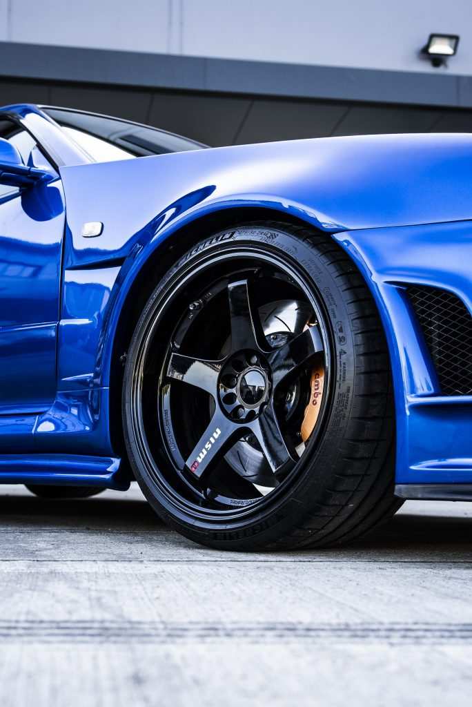 Clear gloss PPF enhancing Skyline paintwork