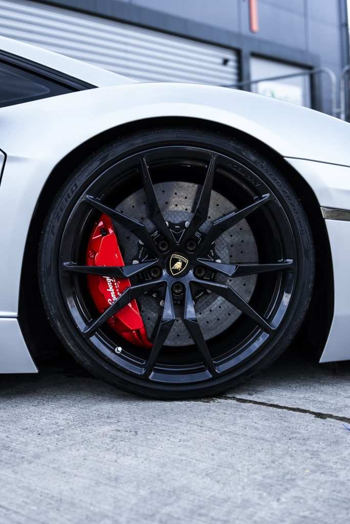 Lamborghini Aventador in 3M Satin White Aluminium