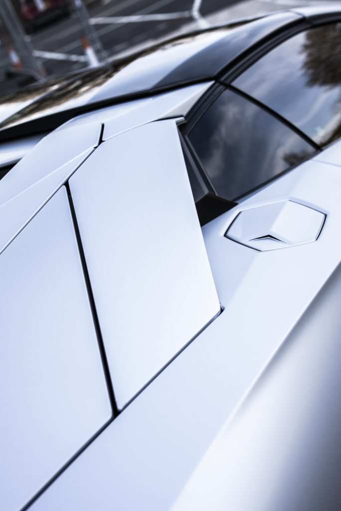 Lamborghini Aventador in 3M Satin White Aluminium