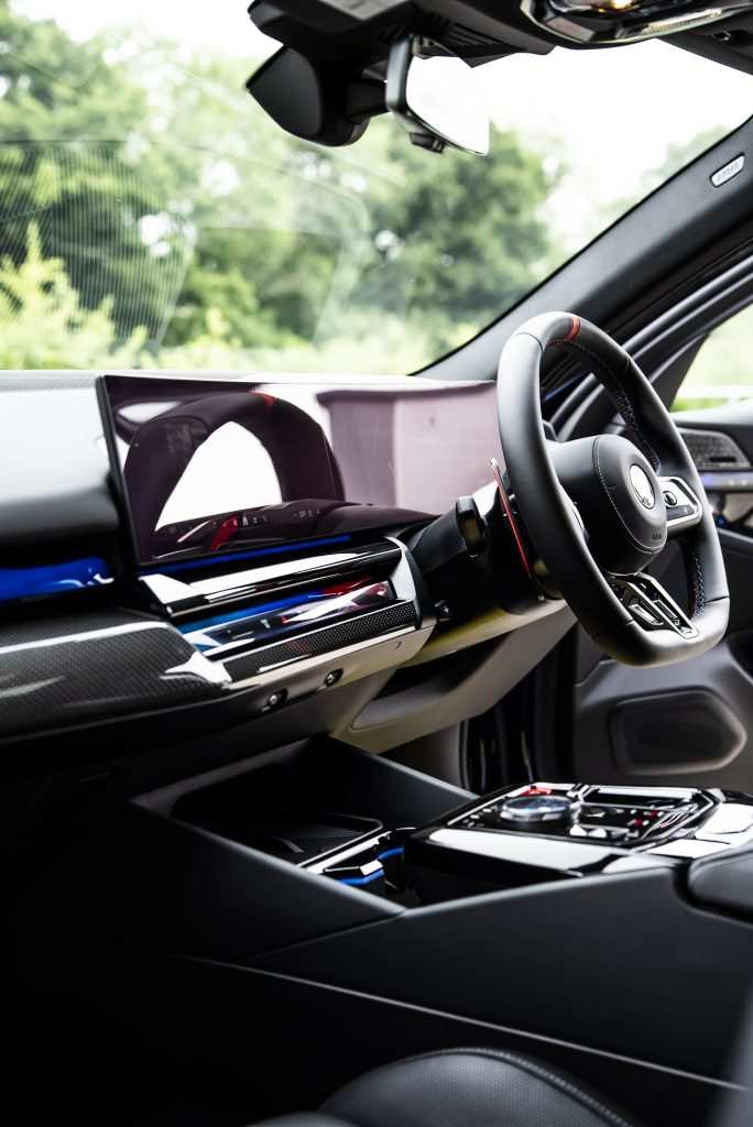 Close-up of BMW M5 Touring gloss PPF finish