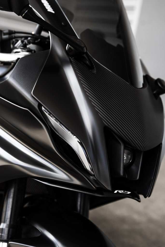 Yamaha R7 in Avery Satin Black