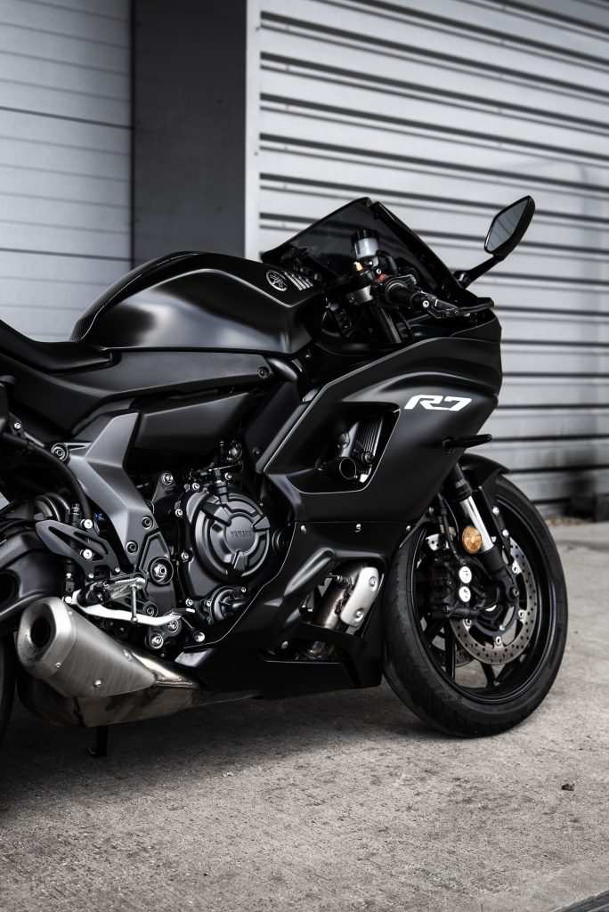 Yamaha R7 in Avery Satin Black