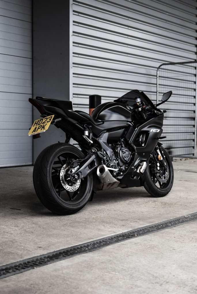 Yamaha R7 in Avery Satin Black