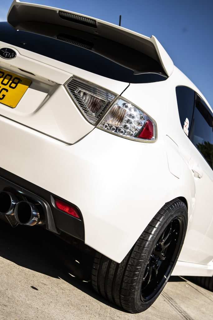 Close-up of 3M Satin Pearl White finish