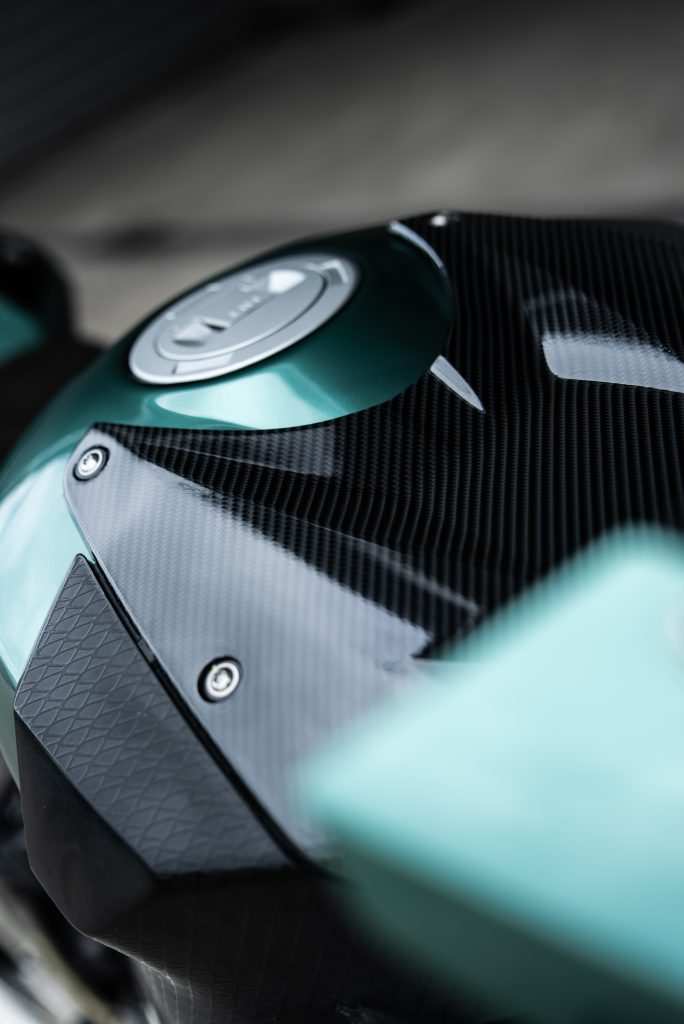 Fuel tank detail in Aventurine supergloss wrap